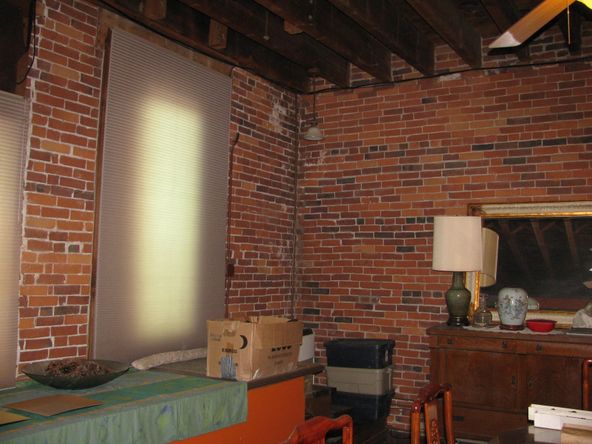 94 Main St, Auburn, ME 04210